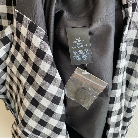 Lulu’s Gingham Off The Shoulder Dress - Picture 8 of 8